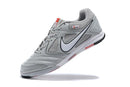 Chuteira Nike Supreme SB Gato IC