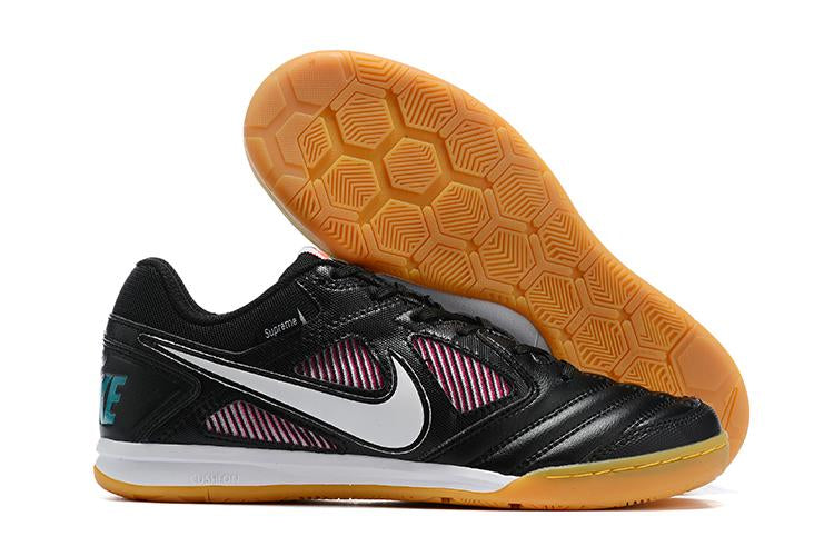 Chuteira Nike Supreme SB Gato IC